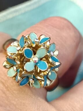 Gold Floral Cluster Ring Turquoise & Light Blue Enamel With Tiffany&Co Pouch